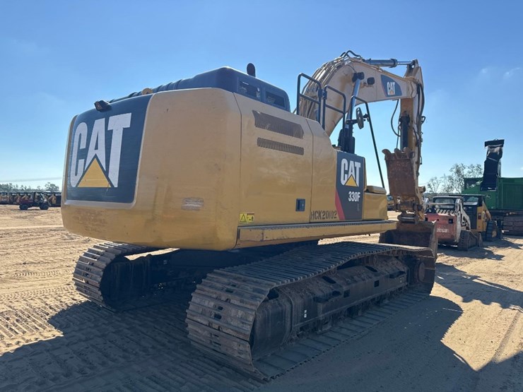 2019-caterpillar-330-image-4