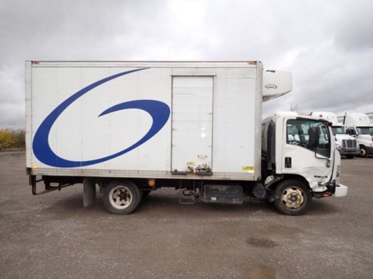 2018-isuzu-nrr-image-4