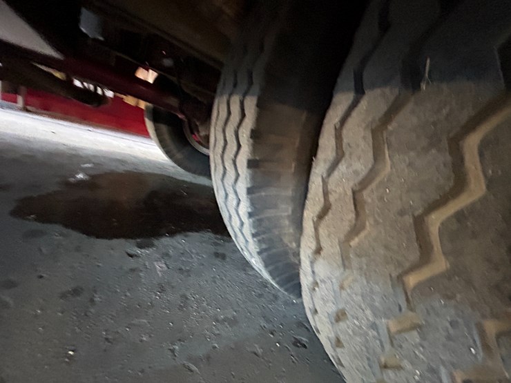 #22556-•-howe-load-star-1800-s/a-daycab-fire-truck-d0532ghb25589-image-5