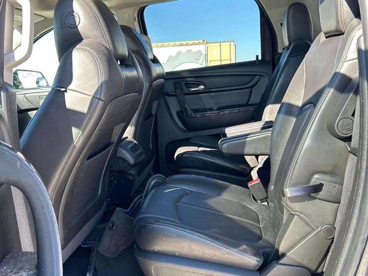 2014-gmc-acadia-image-23