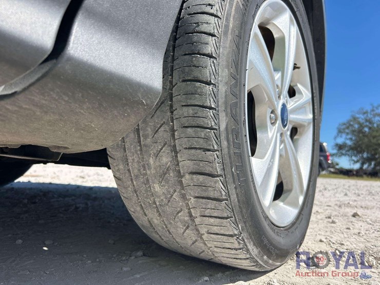 2015-ford-escape-se-image-27