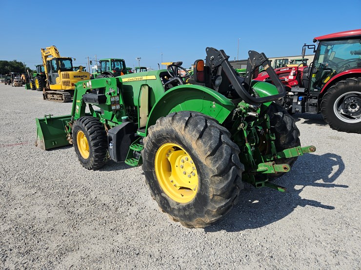 2016-john-deere-5085e-image-13