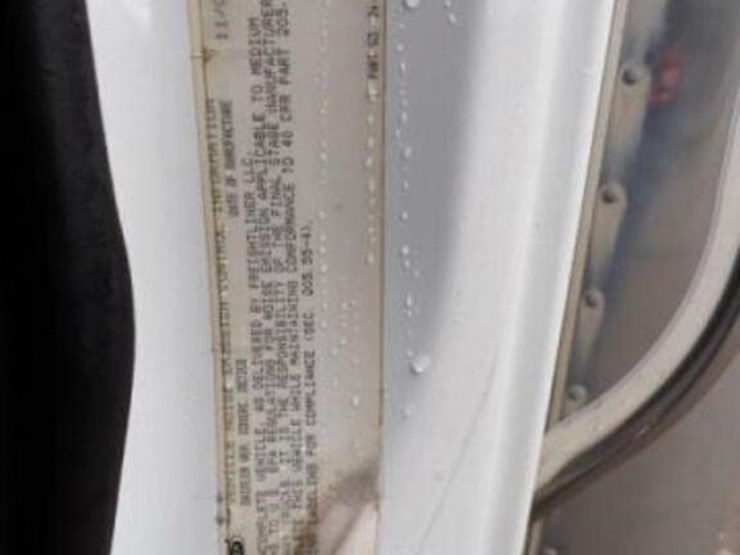 inoperable-2010-freightliner-m2106-business-class-image-11