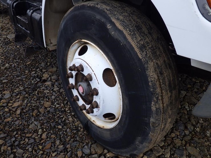 2000-ford-f650-image-14