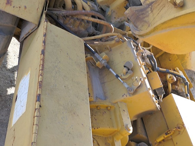 caterpillar-613b-image-12