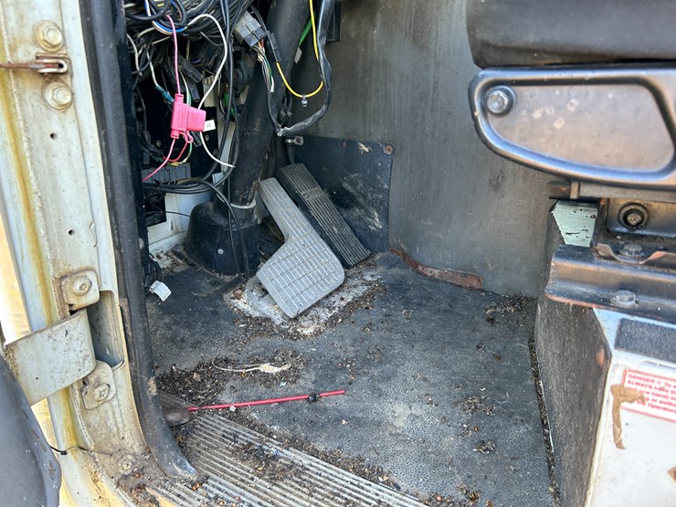 #22560-•-inop-2004-auto-car-t/a-daycab-garbage-truck-5vcdc6ce54h200305-image-60