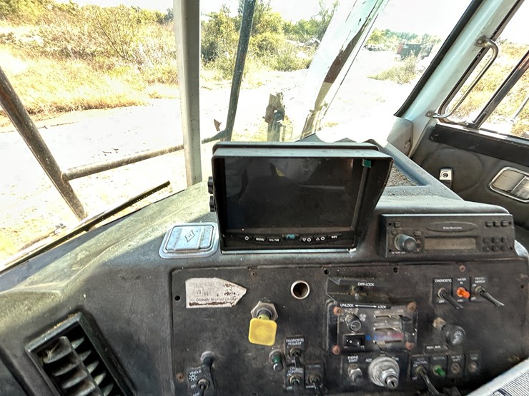 #22560-•-inop-2004-auto-car-t/a-daycab-garbage-truck-5vcdc6ce54h200305-image-52