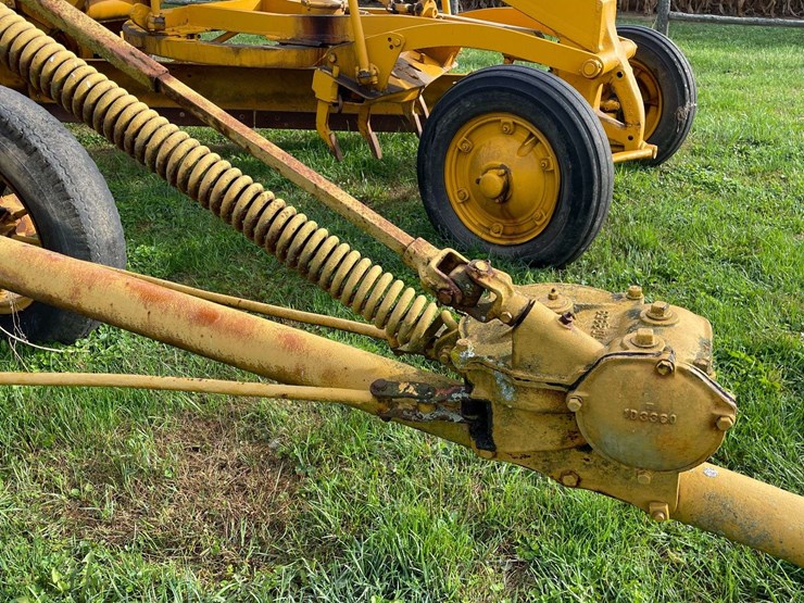 caterpillar-44-tow-grader-image-54