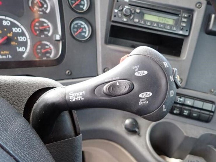 2010-freightliner-cascadia-t/a-hiway-tractor---day-image-19