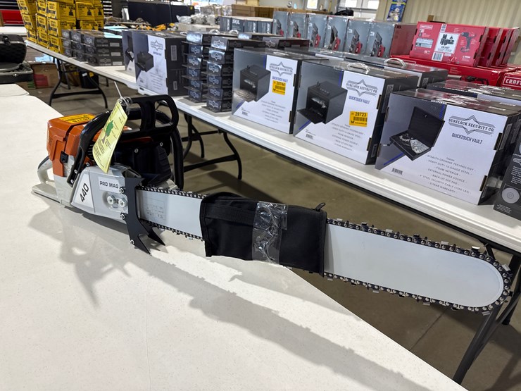#28378-•-unused-pro-mag-440-28"-commercial-chainsaw-image-3