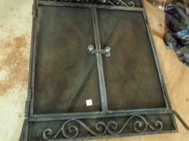 metal-fireplace-grate-image-1
