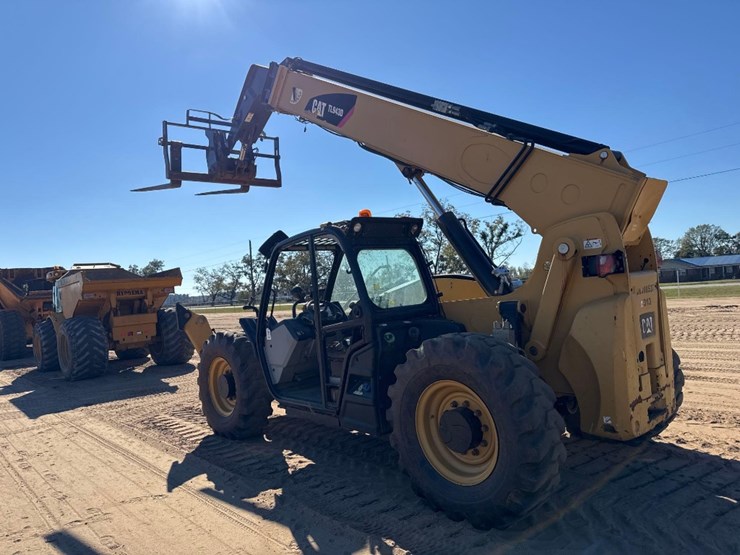 2017-caterpillar-tl943d-image-2