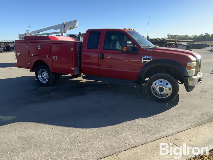 2010-ford-f550-xlt-image-3