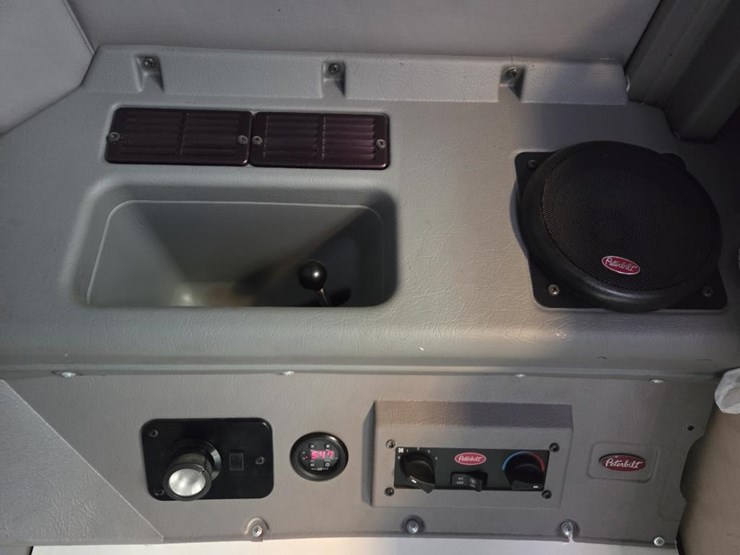 2007-peterbilt-386-image-64