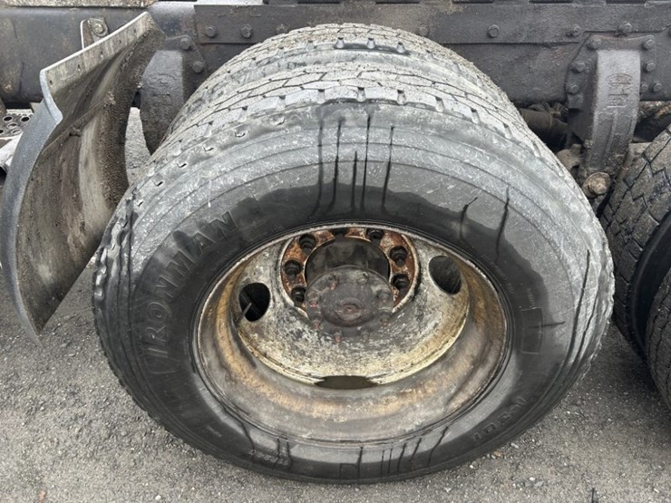 1992-peterbilt-379-image-26