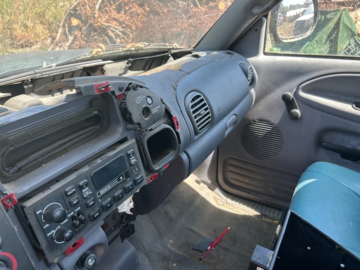 2001-dodge-ram-1500-image-39