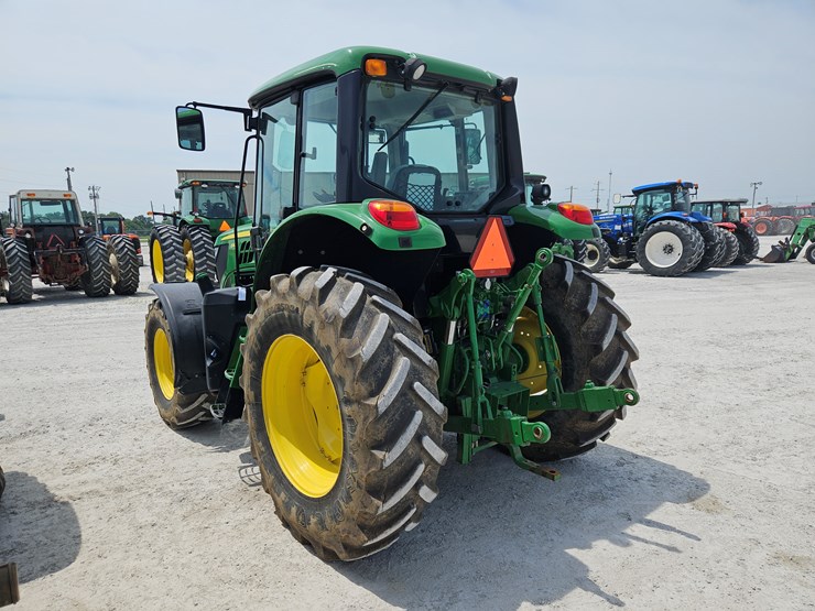 2018-john-deere-6110m-image-11