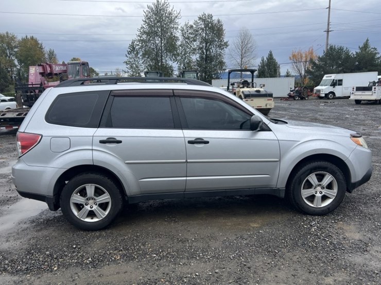 2011-subaru-forester-image-3