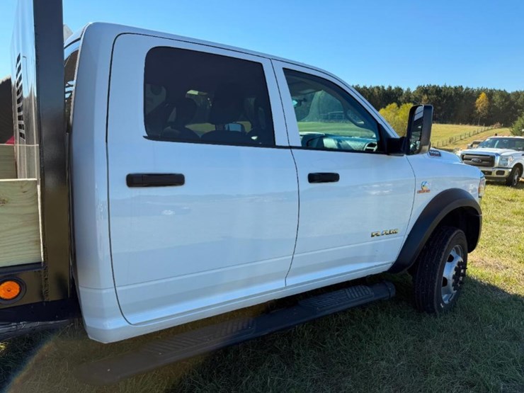 2020-dodge-ram-5500-image-10