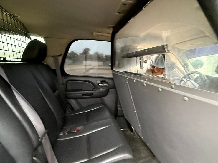 2014-chevrolet-tahoe-image-30