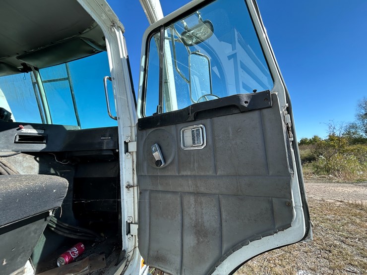 #22560-•-inop-2004-auto-car-t/a-daycab-garbage-truck-5vcdc6ce54h200305-image-37