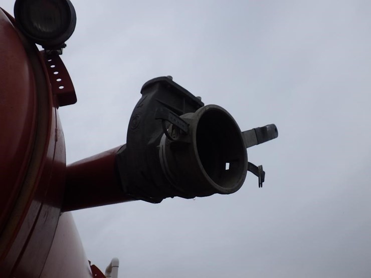 2011-ford-f650-image-21