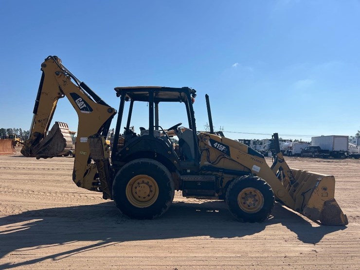 2015-caterpillar-415f2-image-5