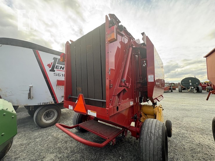 2013-new-holland-br7060-image-5