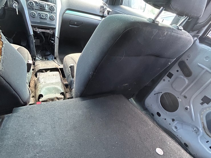 2013-ford-explorer-image-25