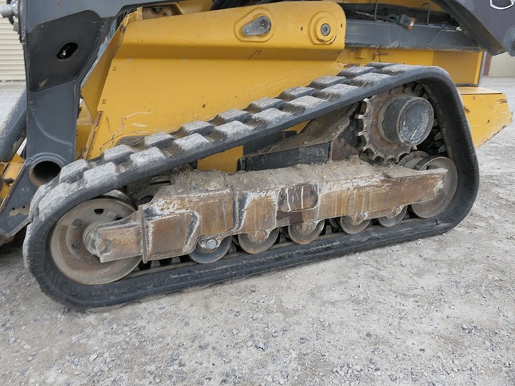 2018-deere-331g-image-10