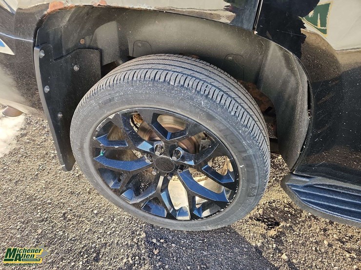 2013-chevrolet-tahoe-image-13