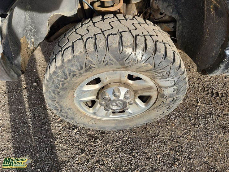 2004-dodge-ram-3500-image-33