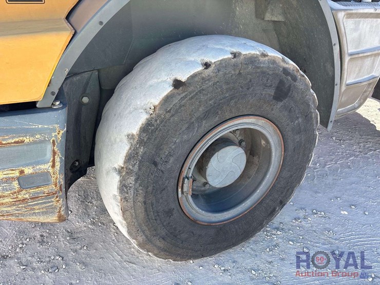 2015-liebherr-l542-image-29