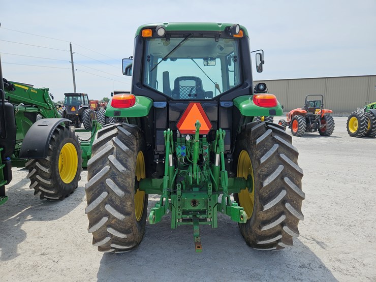 2018-john-deere-6110m-image-12