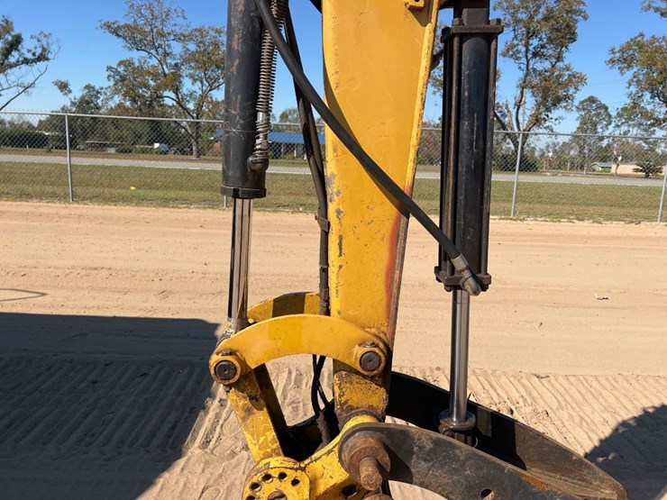 2012-caterpillar-303.5d-cr-image-11