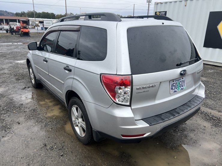2011-subaru-forester-image-6