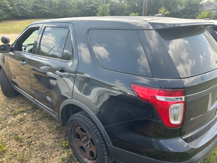 2013-ford-explorer-image-3