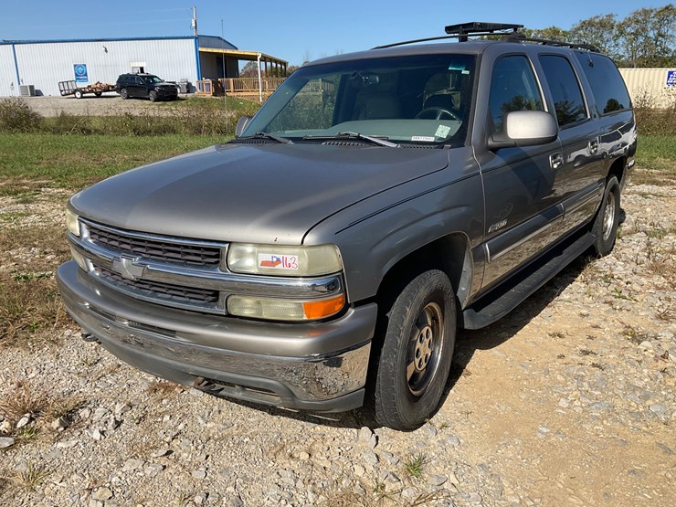 2000-chevrolet-suburban-image-1