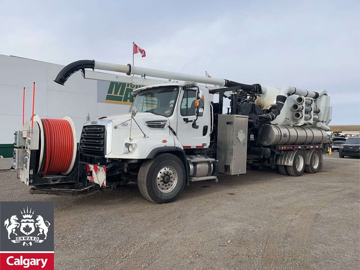 2019-freightliner-114sd-image-1