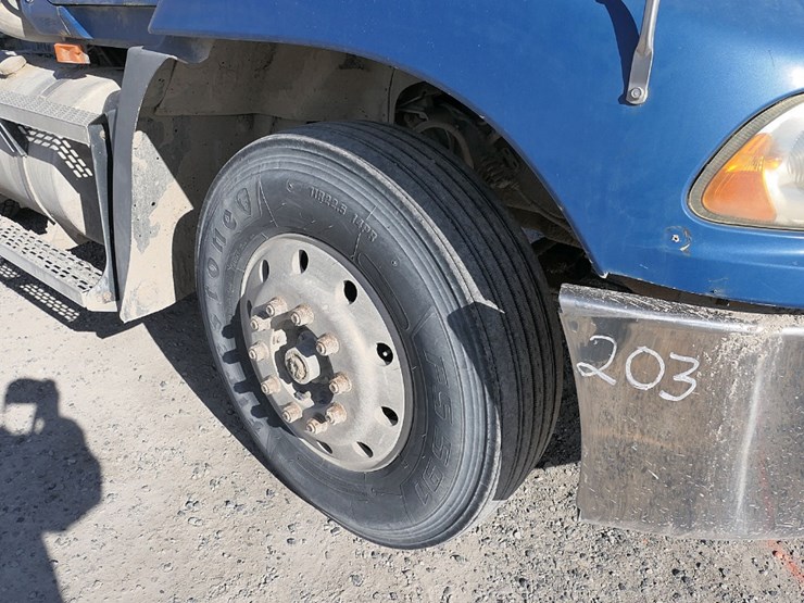 2004-mack-ch613-image-8