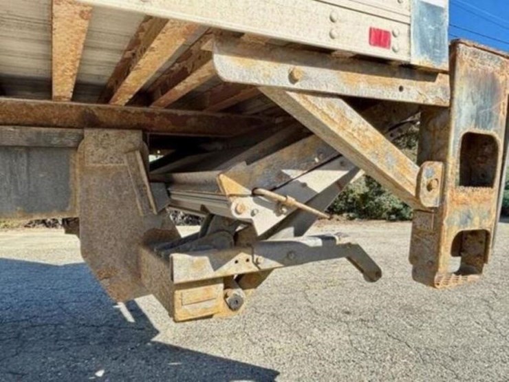 2013-ford-f750-xl-image-41