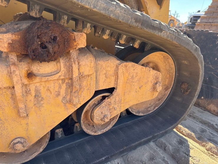 2021-caterpillar-289d3-image-16