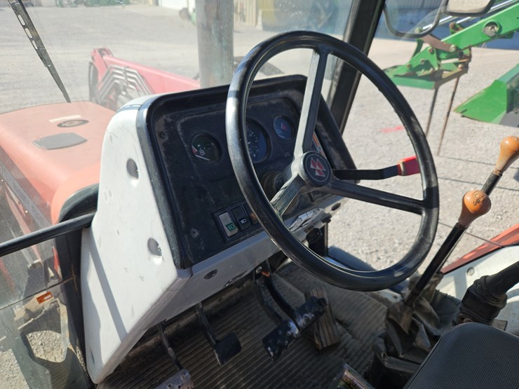 massey-ferguson-471-image-12