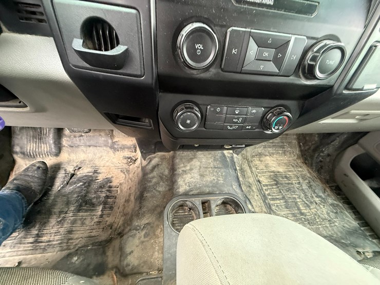 2017-ford-f150-image-51