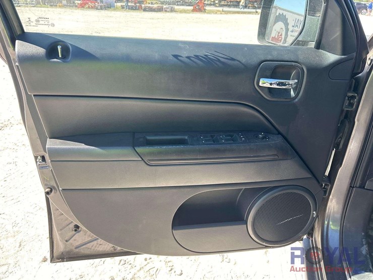 2017-jeep-patriot-image-10