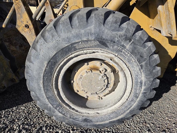 1980-caterpillar-930-image-52