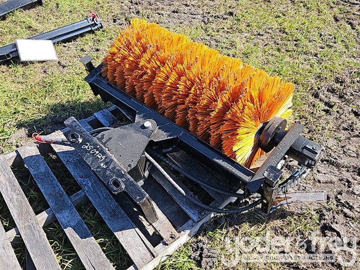 unused-sweeper-to-suit-mini-skidsteers-image-3