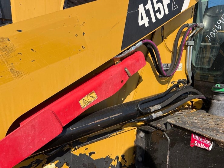 2015-caterpillar-415f2-image-13