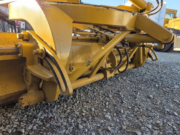 caterpillar-140-image-19