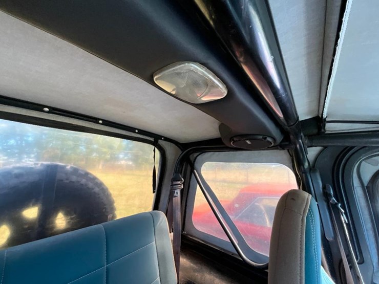 2000-jeep-wrangler-image-16